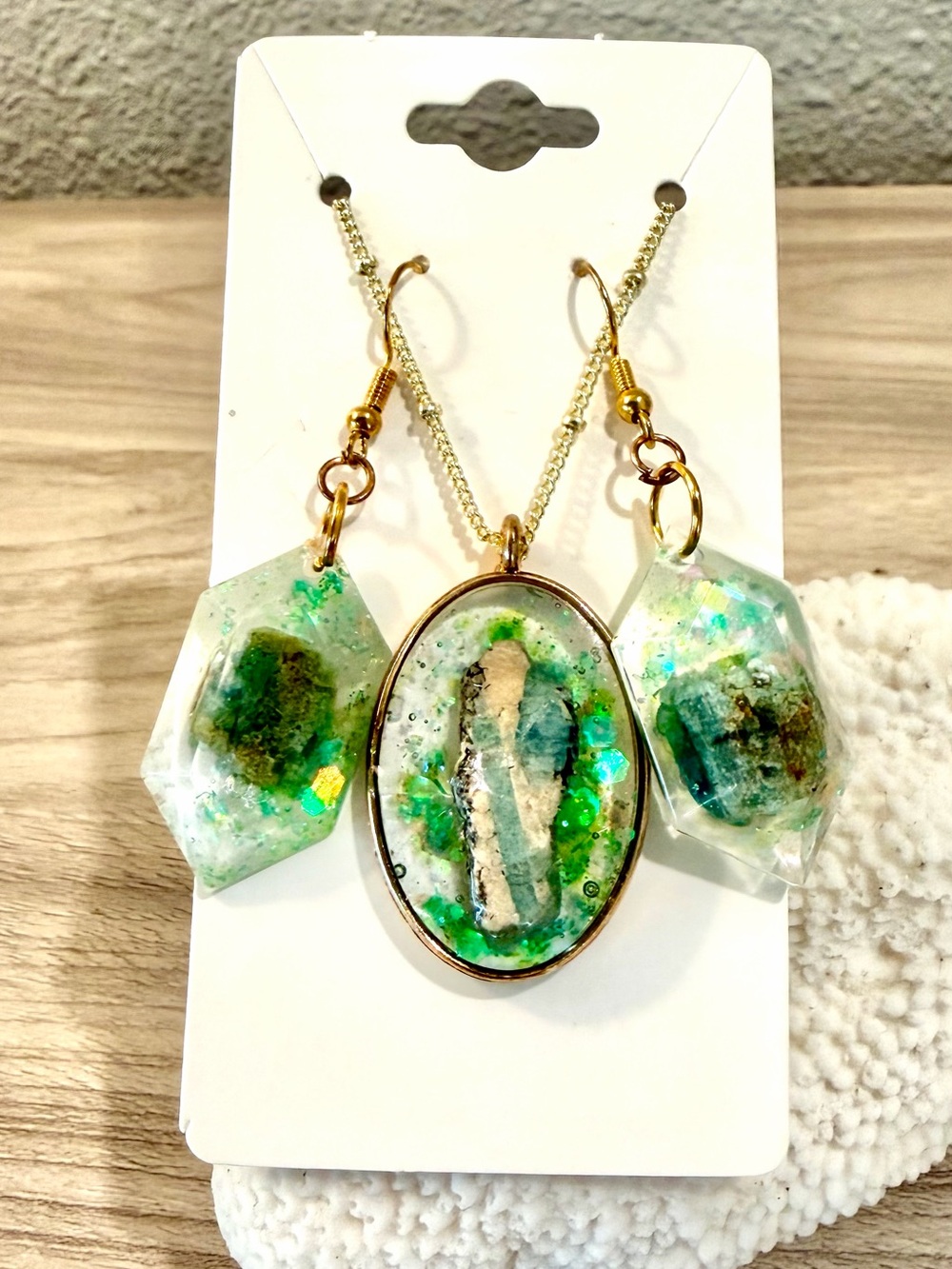 96. Gold-Tone Georgia emerald Resin Pendant Necklace and Earrings Set